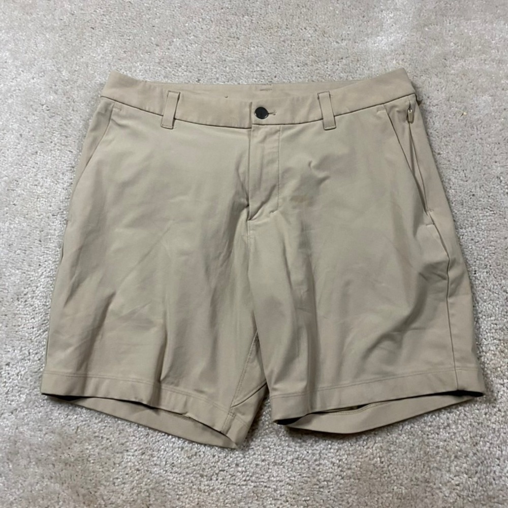 Lululemon Commission Golf Shorts Mens 31 Tan Khaki 7 Inseam LM7B95S